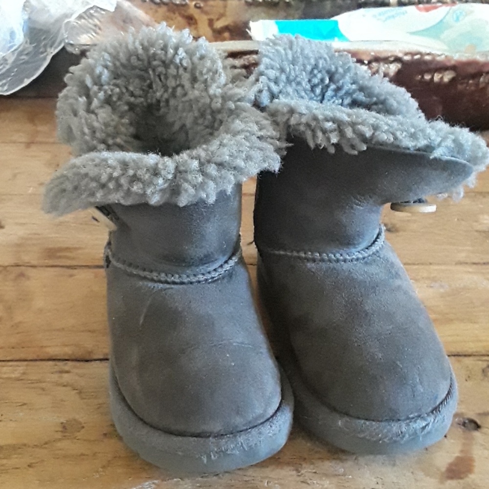 Uggs boots toddler